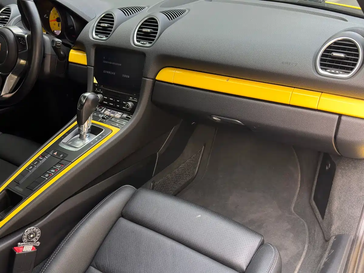 Porsche 718 2018 Cayman 2.0T фото 12