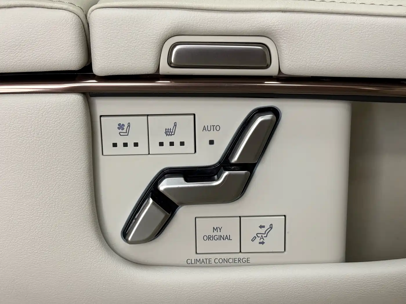Lexus LM 2025 2023 500h 6-Seater Prestige Edition