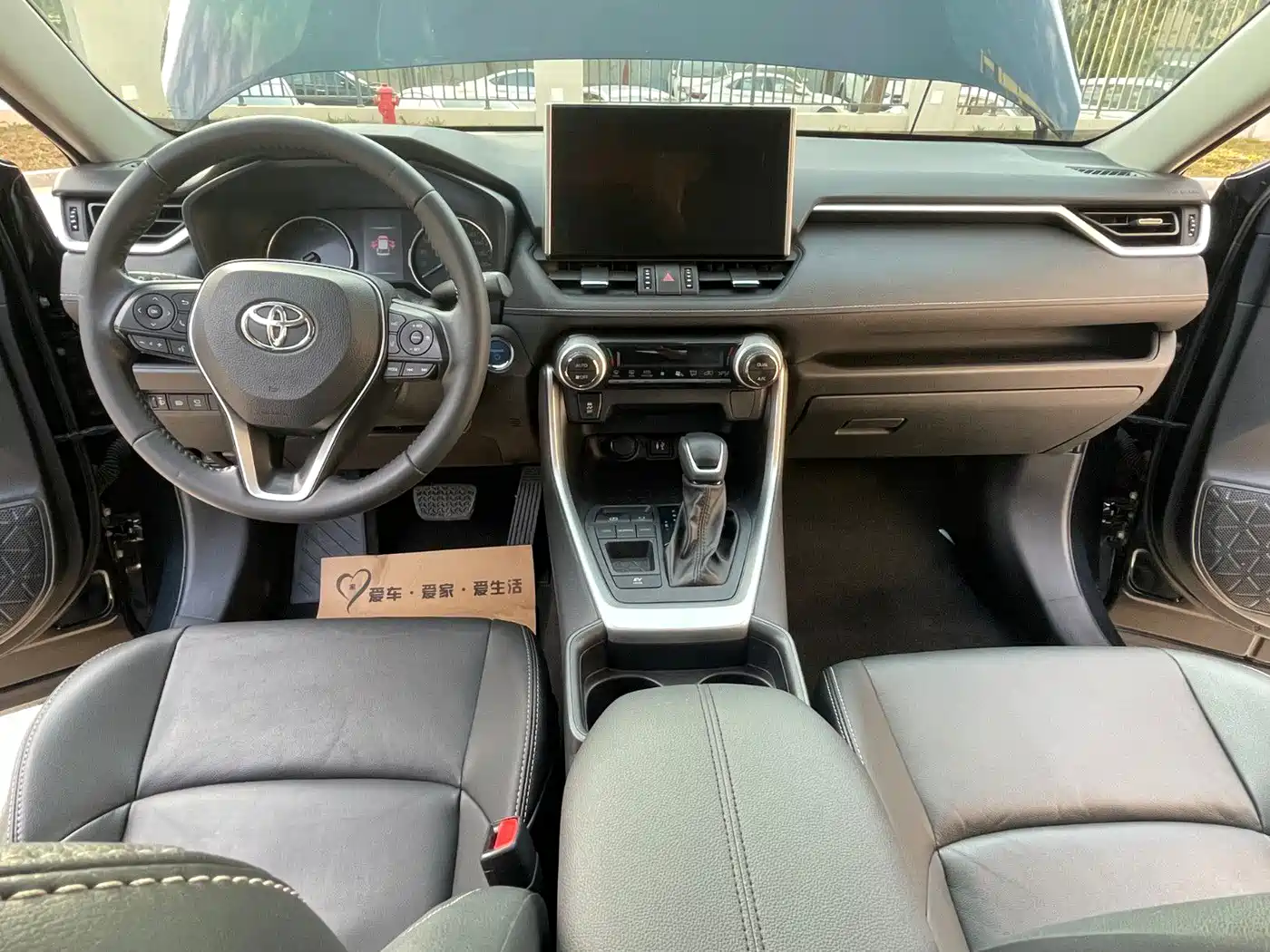 Toyota Wildlander 2022 Hybrid 2.5L E-CVT FWD Luxury Edition фото 11