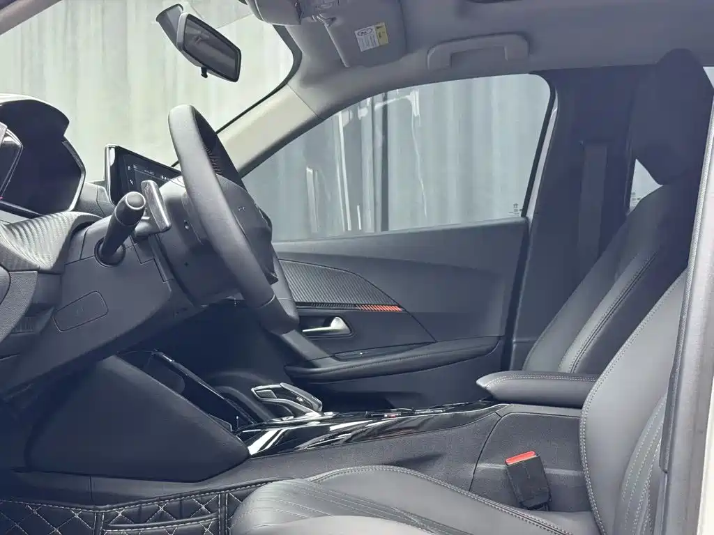 Peugeot 2008 2023 2022 230THP THE ONE