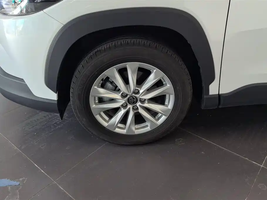 Toyota Corolla Cross 2024 Model 2.0L Pioneer Edition фото 6
