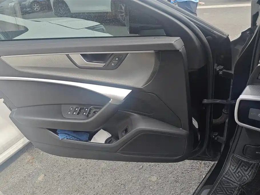 Audi A6L 2021 40 TFSI Luxury Elegance фото 7