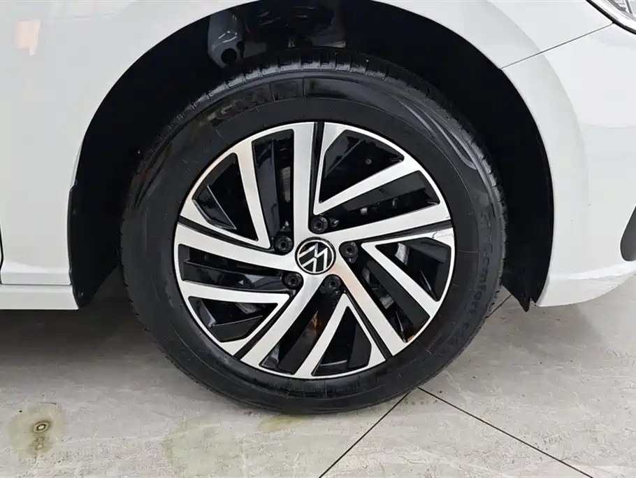 Volkswagen Lavida 2024 Model 300TSI DSG Starlight Leading Edition фото 6