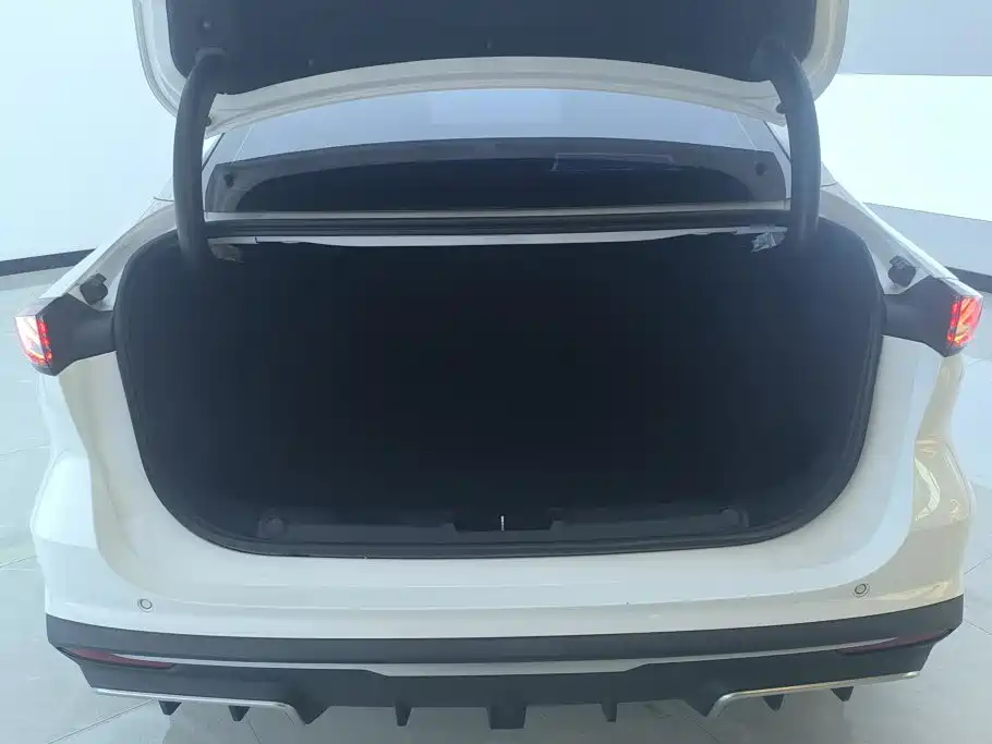 Geely Galaxy Galaxy L6 2024 2024 125km PLUS Soaring Dragon Edition