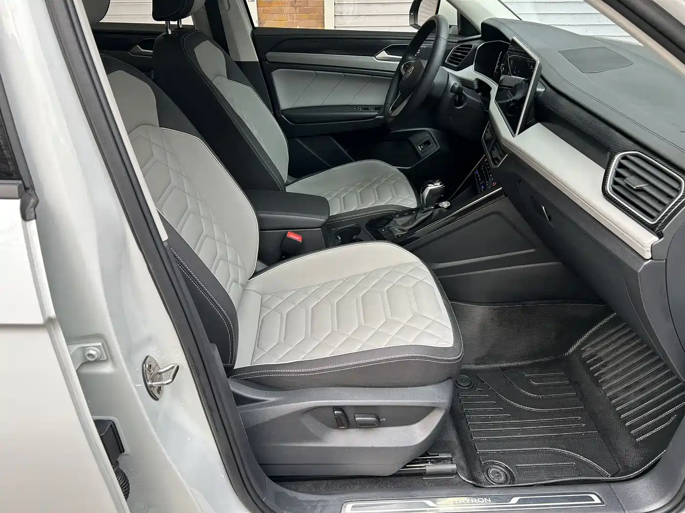 Volkswagen Tayron 2023 280TSI 2WD Luxury Plus Advanced Edition фото 17