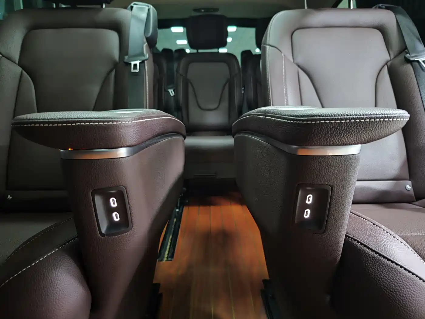 Mercedes-Benz V-Class 2022 V 260 L Long Wheelbase Luxury Edition фото 26