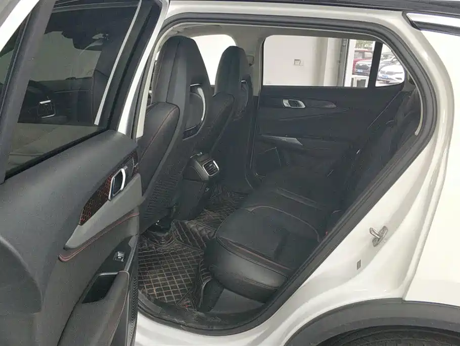 Lynk & Co 01 2017 2.0T AWD Pro фото 11