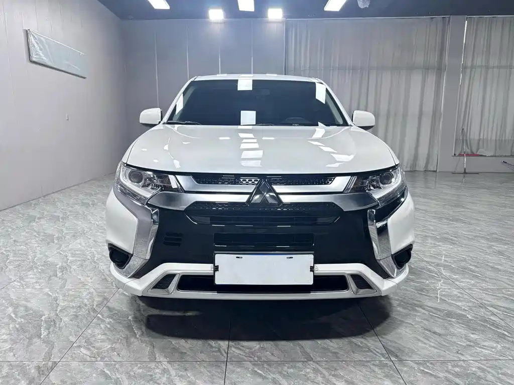 Mitsubishi Outlander 2022 2021 Facelift 2.0L 2WD Comfort Edition 5-Seater