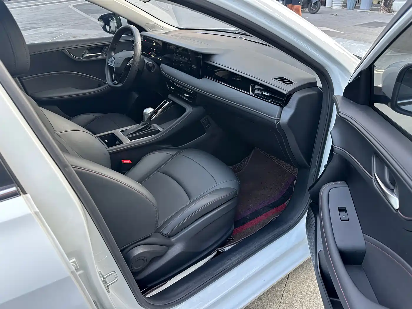 Roewe i5 2025 2023 1.5L CVT Luxury Edition
