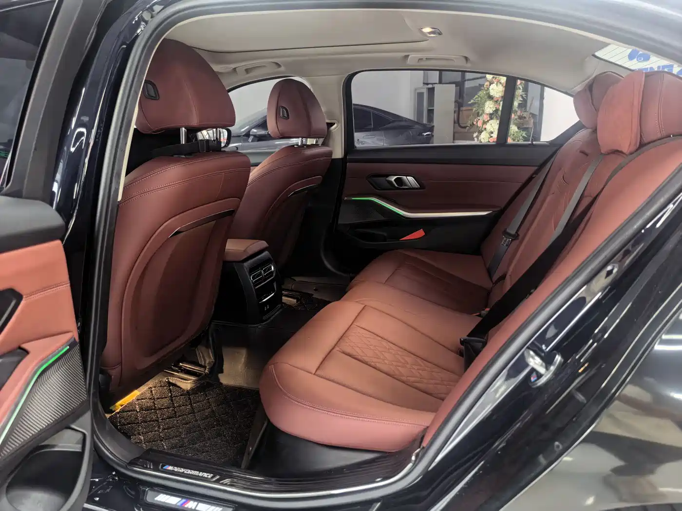 BMW 3 Series 2023 325Li M Sport Package фото 9