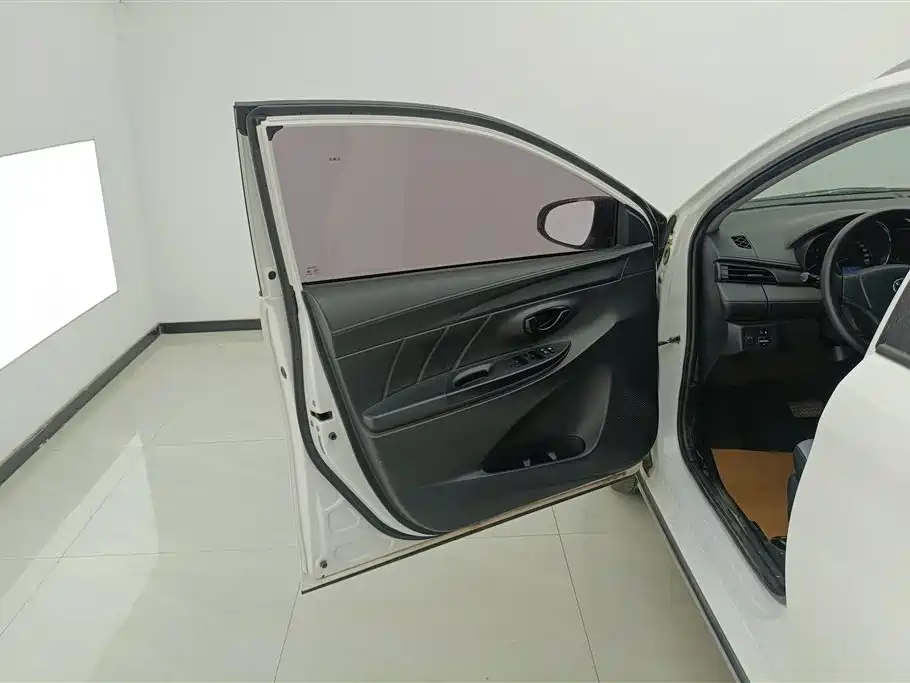 Toyota YARiS L Zhi Xuan 2020 Zhi Xuan X 1.5L CVT Leading фото 7