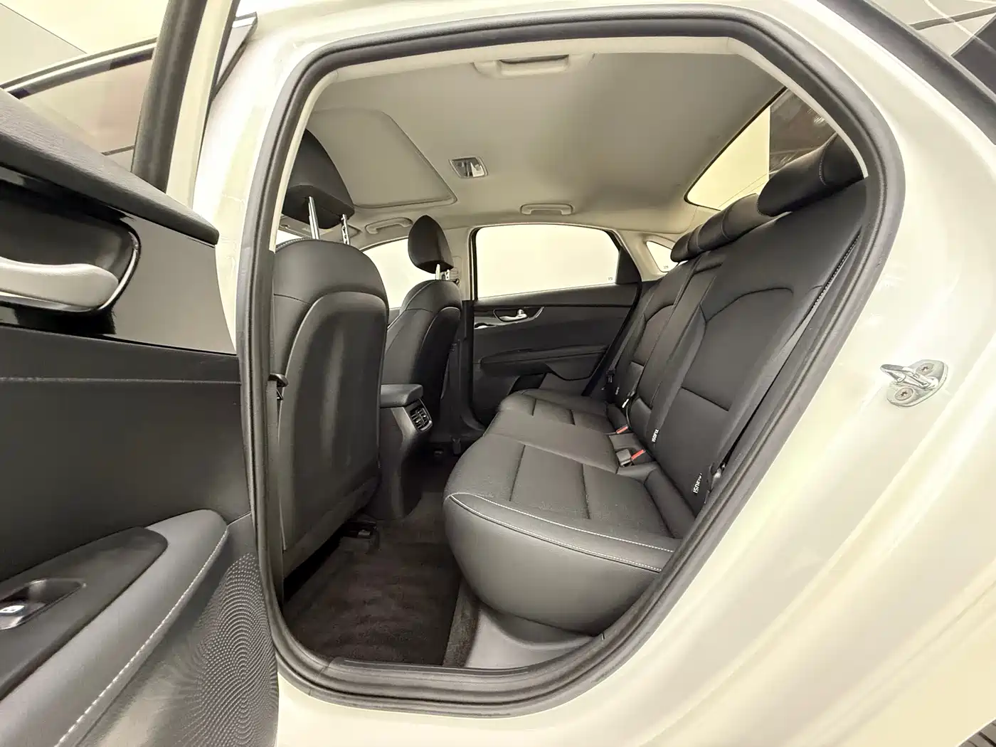 Kia K3 2021 1.5L CVT Fashion Edition фото 13