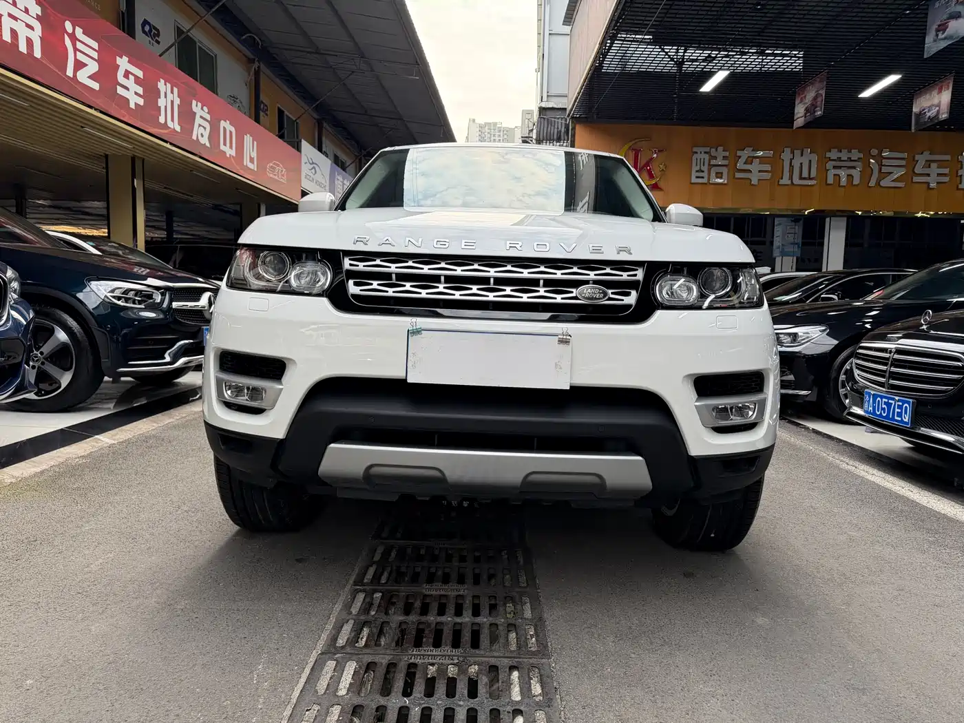 Land Rover Range Rover Sport 2016 Model 3.0 SC V6 HSE фото 2