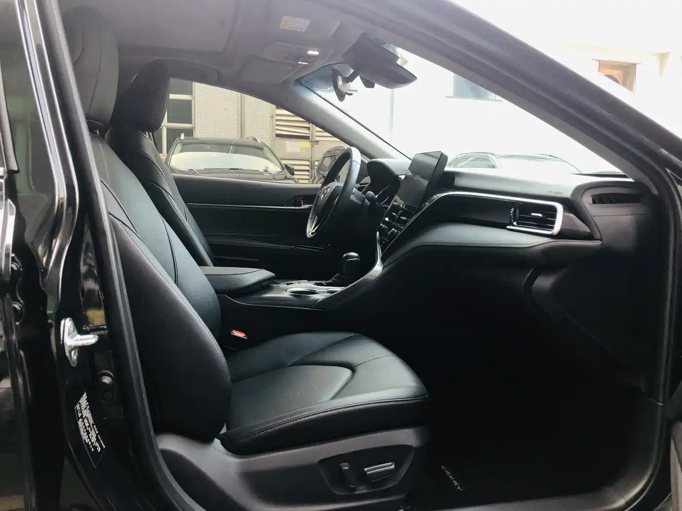 Toyota Camry 2023 2.0G Luxury Edition фото 13