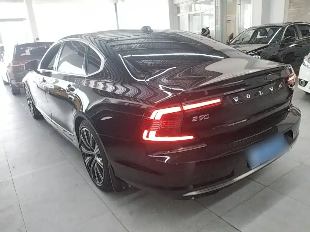 Фото 5 - Volvo S90