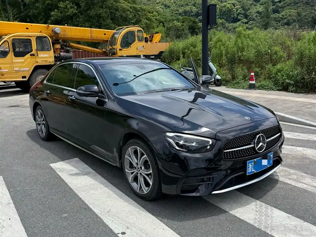 Mercedes-Benz E-Class 2021 E 300 L Sport Luxury Edition фото 4