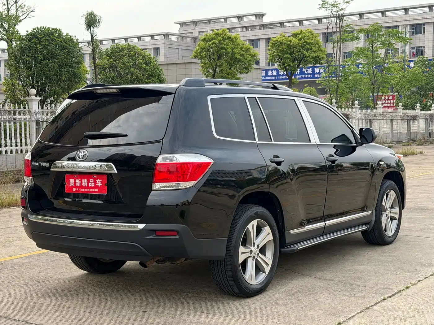 Toyota Highlander 2012 2.7L 2WD 7-Seater Luxury Edition фото 4