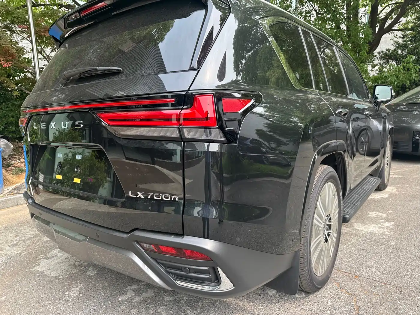 Lexus LX 2025 700h Boundary Edition фото 10