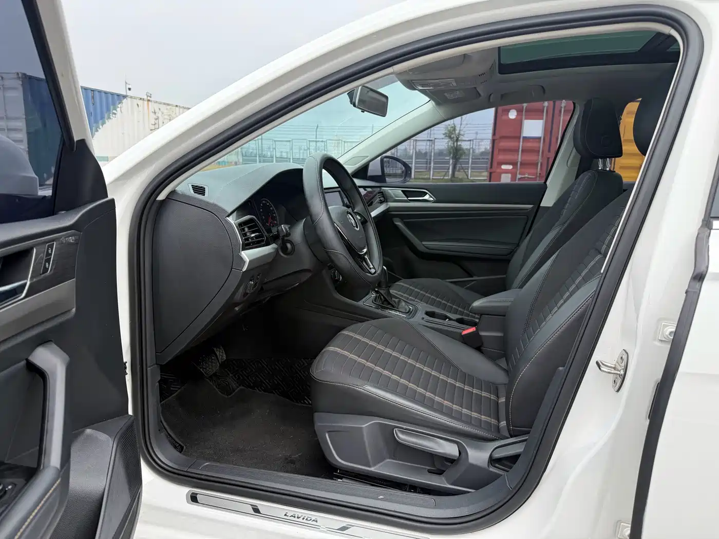 Volkswagen Lavida 2019 Hatchback 200TSI DSG Comfort Edition China VI фото 7
