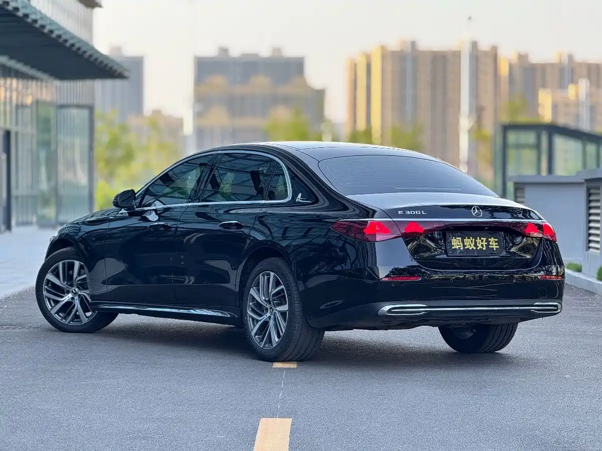 Mercedes-Benz E-Class 2025 E 300 L Fashion фото 4