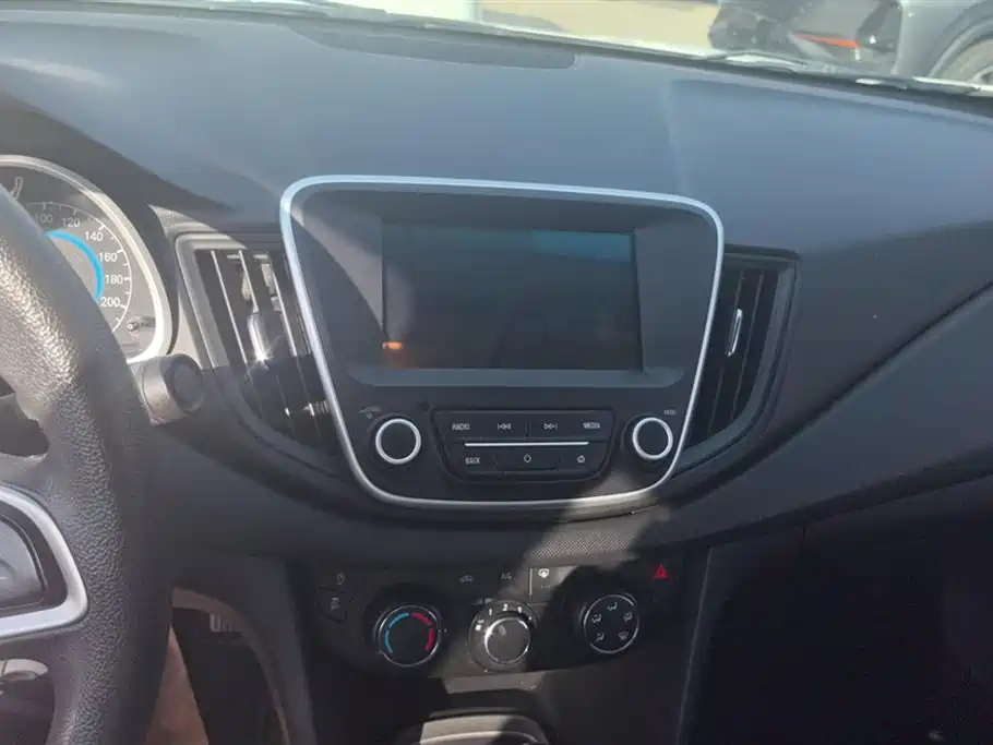 Chevrolet Cavalier 2016 1.5L Automatic Delight Edition фото 13