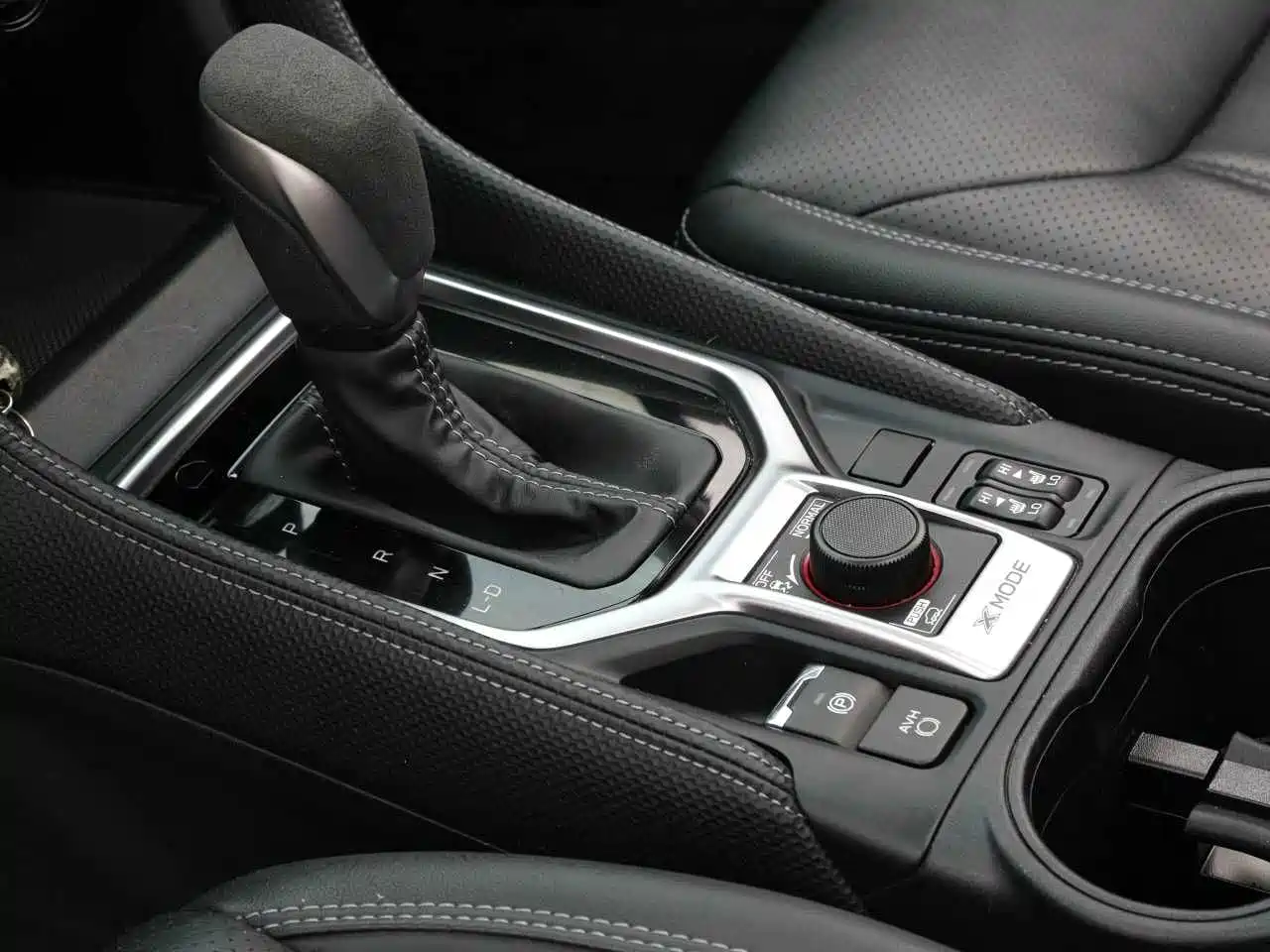 Subaru Forester 2022 2.0i AWD Luxury Edition with EyeSight фото 16