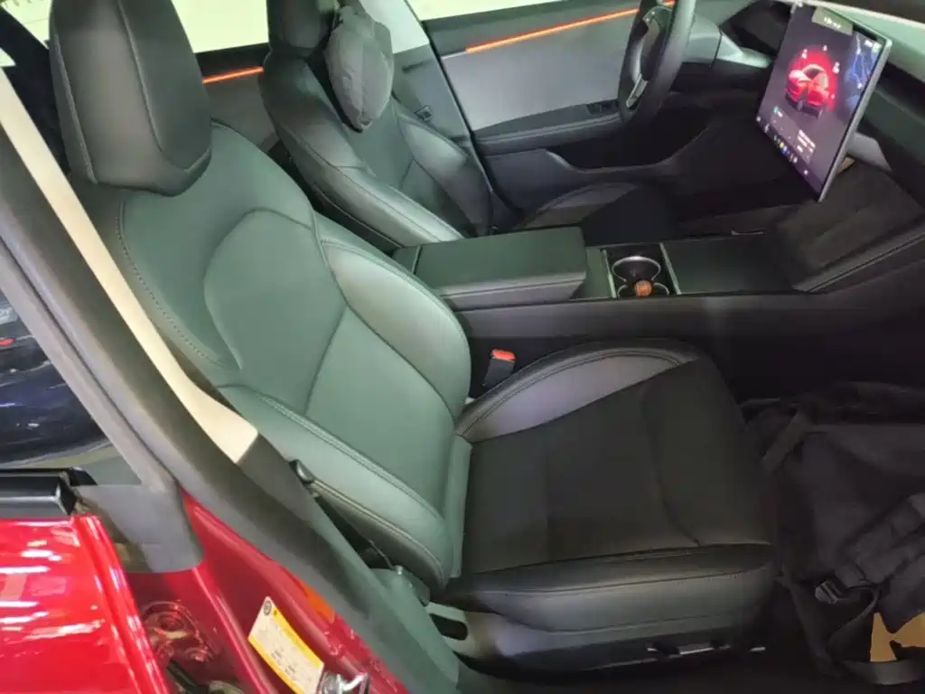 Фото 25 - Tesla Model 3