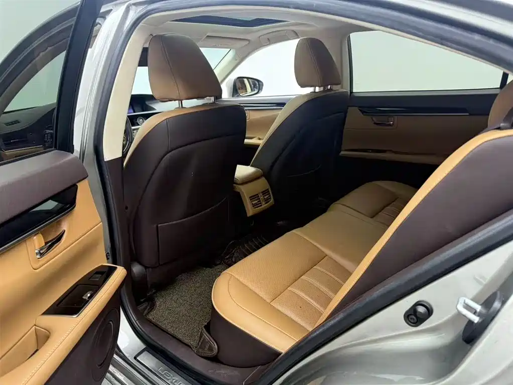 Lexus ES 2015 300h Comfort Edition фото 12