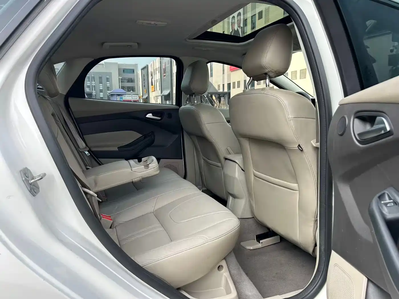 Фото 8 - Ford Focus