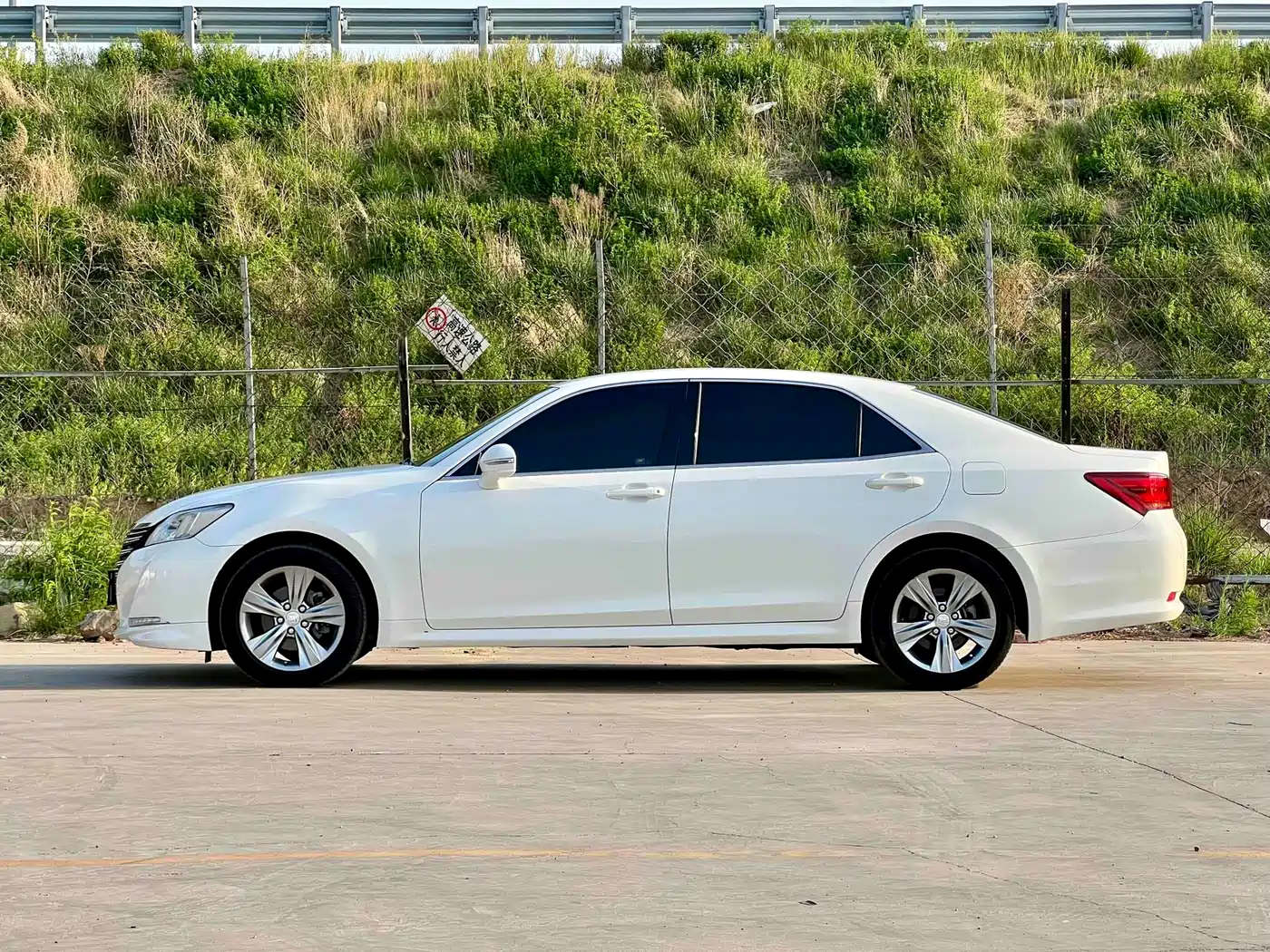 Toyota Crown 2015 2.0T Pioneer фото 3