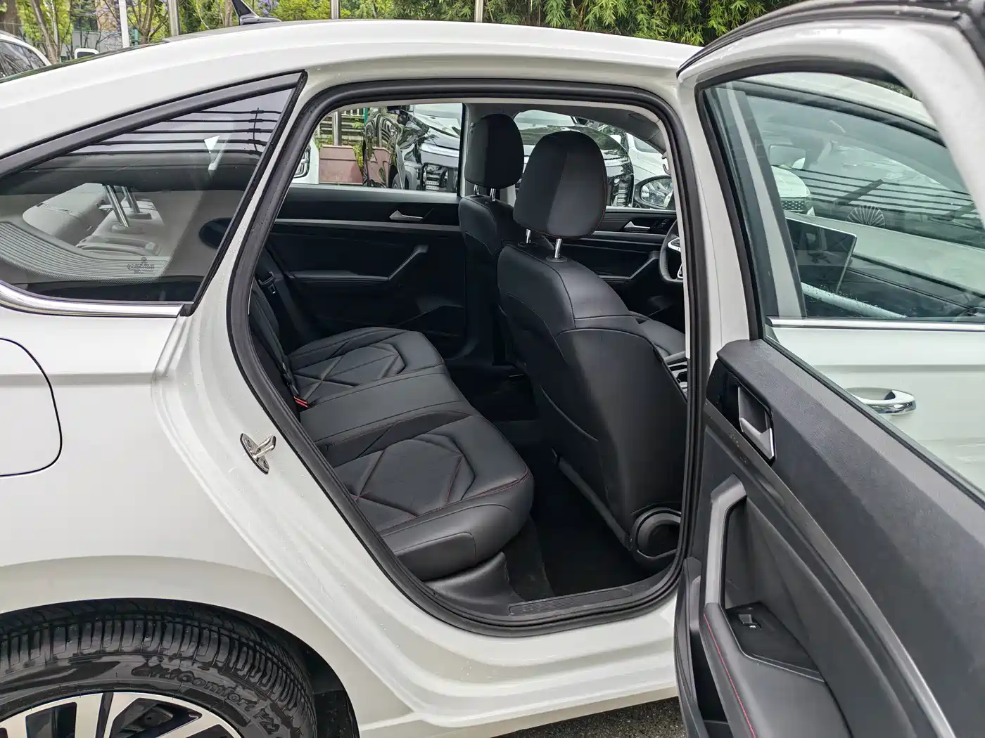 Volkswagen Lavida 2024 Model 300TSI DSG Starlight Leading Edition фото 17