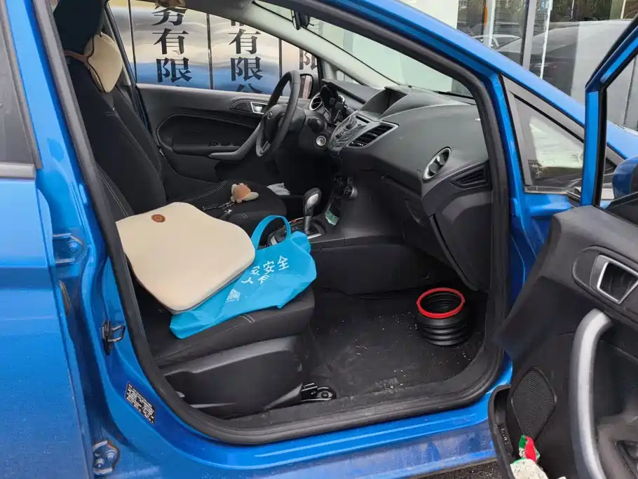Ford Fiesta 2015 2013 Hatchback 1.5L Automatic Fashion