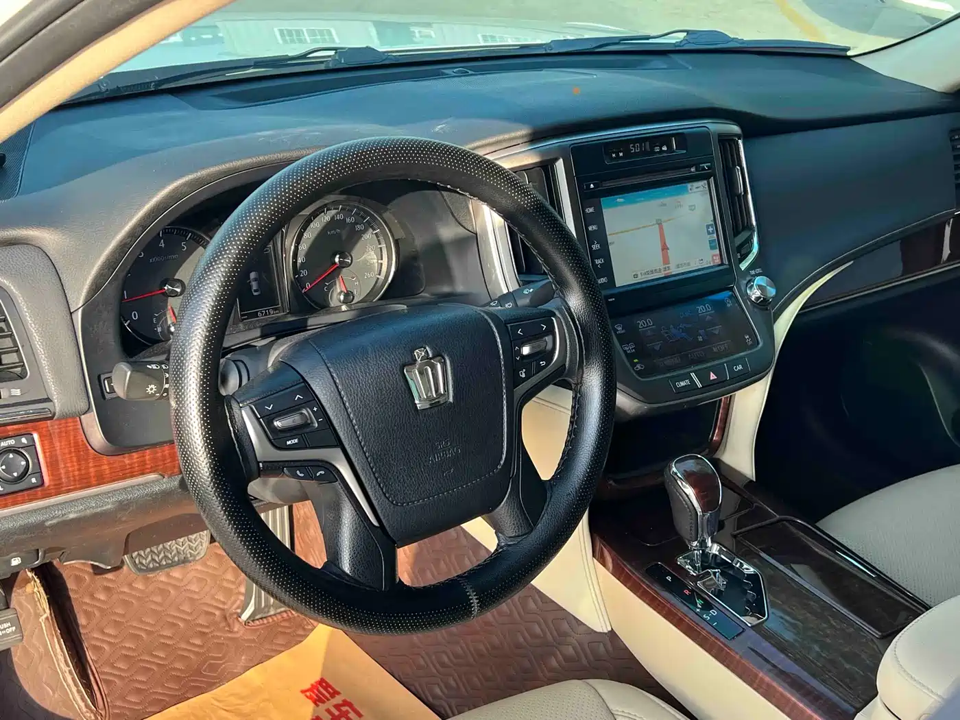 Toyota Crown 2015 2.0T Pioneer фото 8