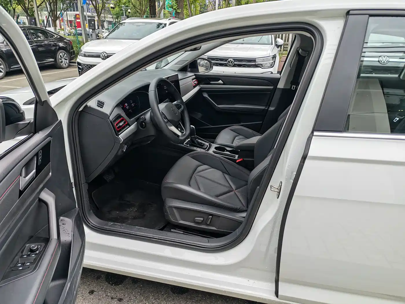 Volkswagen Lavida 2024 Model 300TSI DSG Starlight Leading Edition фото 16