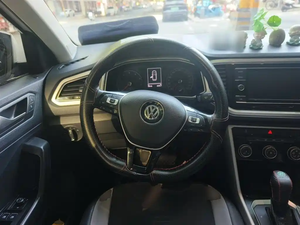 Volkswagen T-ROC 2019 230TSI DSG 2WD Progressive Version China VI фото 7