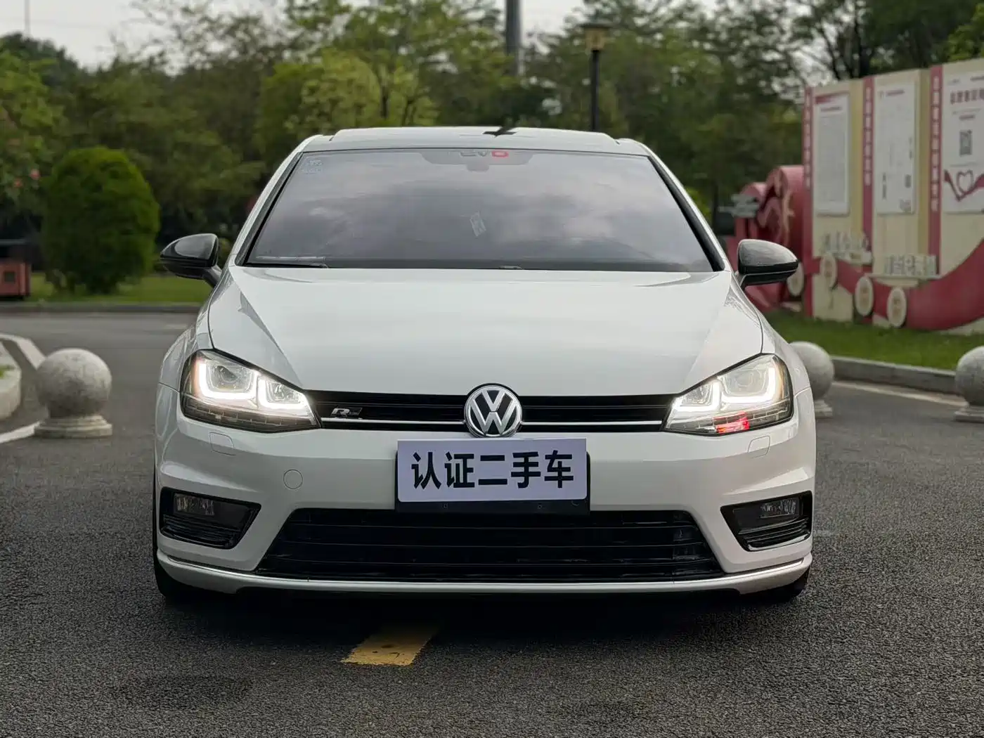 Volkswagen Golf 2017 280TSI Auto R-Line Millionth Anniversary Edition фото 2