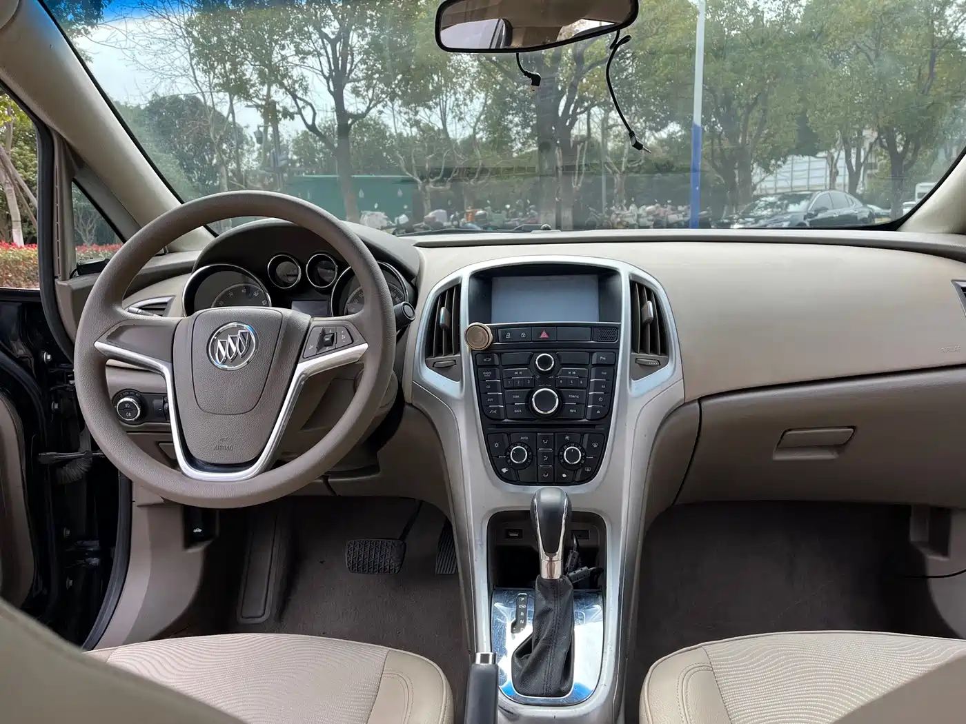 Photo 13 - Buick Excelle
