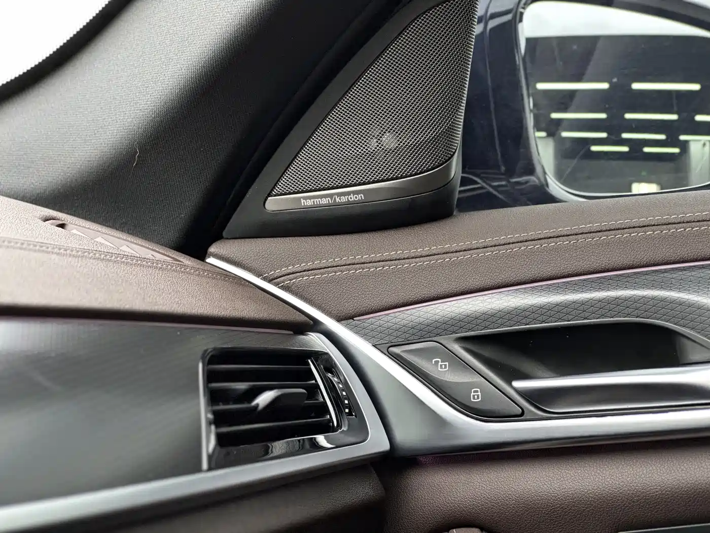 BMW 5 Series New Energy 2022 Facelift II 535Le Pioneer Edition M Sport Package фото 9
