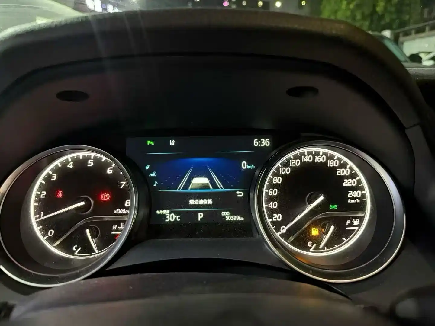 Фото 2 - Toyota Camry