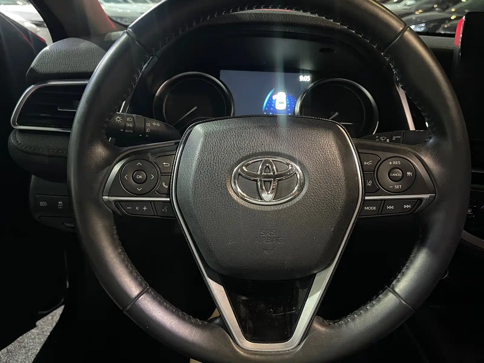 Фото 6 - Toyota Camry