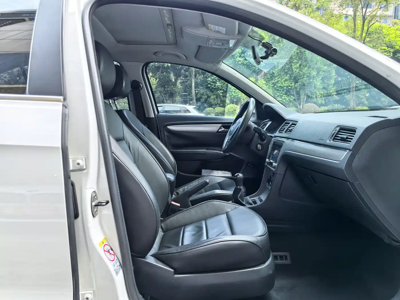 Volkswagen Lavida 2013 Facelift Classic 1.6L Manual Comfort фото 15