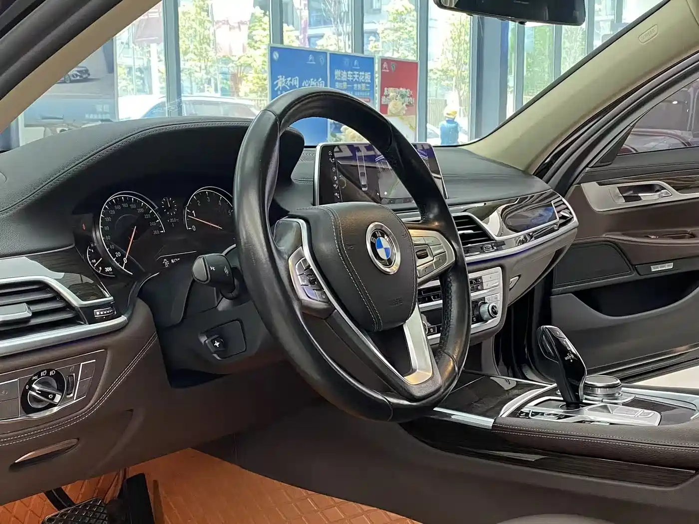 BMW 7 Series 2016 730Li Leading фото 13