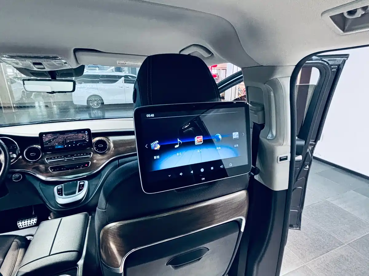 Mercedes-Benz V-Class 2022 V 260 L Long Wheelbase Prestige Edition фото 14