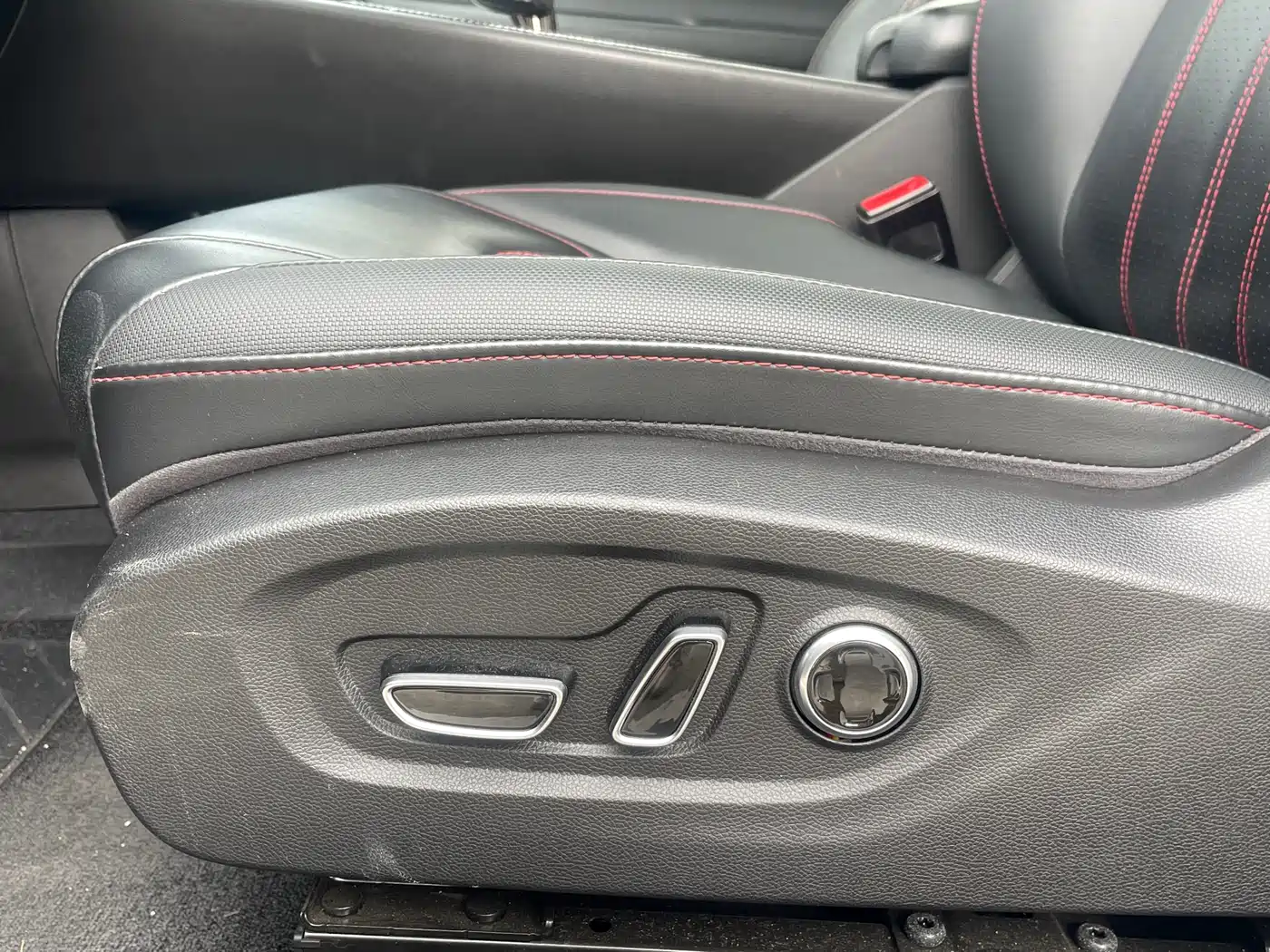GAC Trumpchi Trumpchi Emkoo 2023 270T DCT J16 Edition фото 10