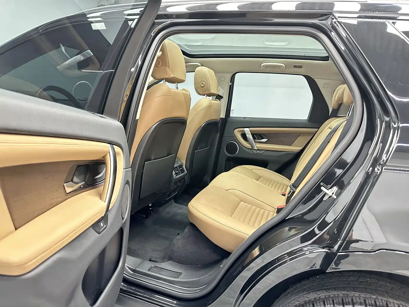 Land Rover Discovery Sport 2023 249PS R-Dynamic SE Performance Technology Version фото 15