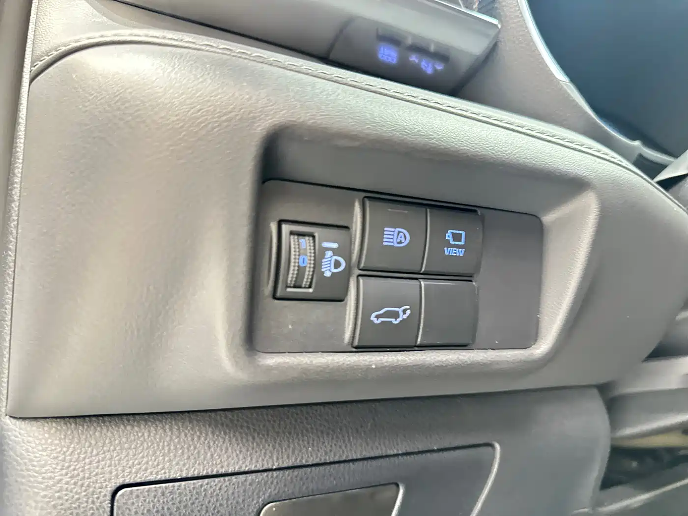 Toyota Crown Kluger 2021 2.5L HEV 4WD Premium фото 20