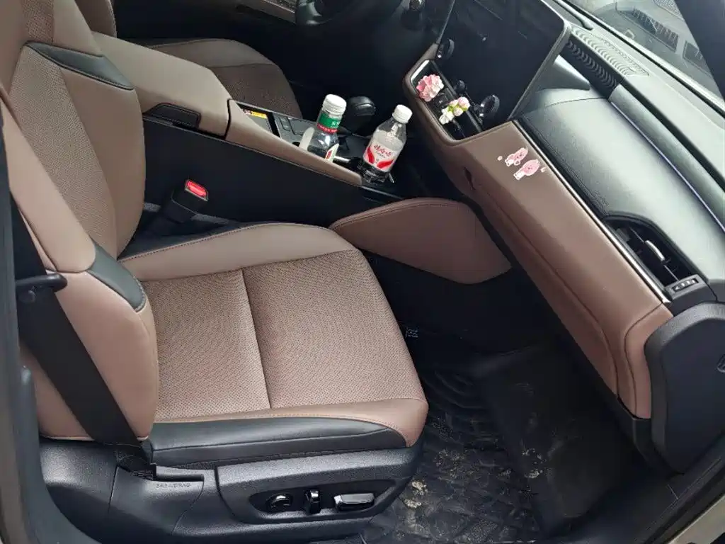Lexus ES 2024 200 Premium Edition фото 4