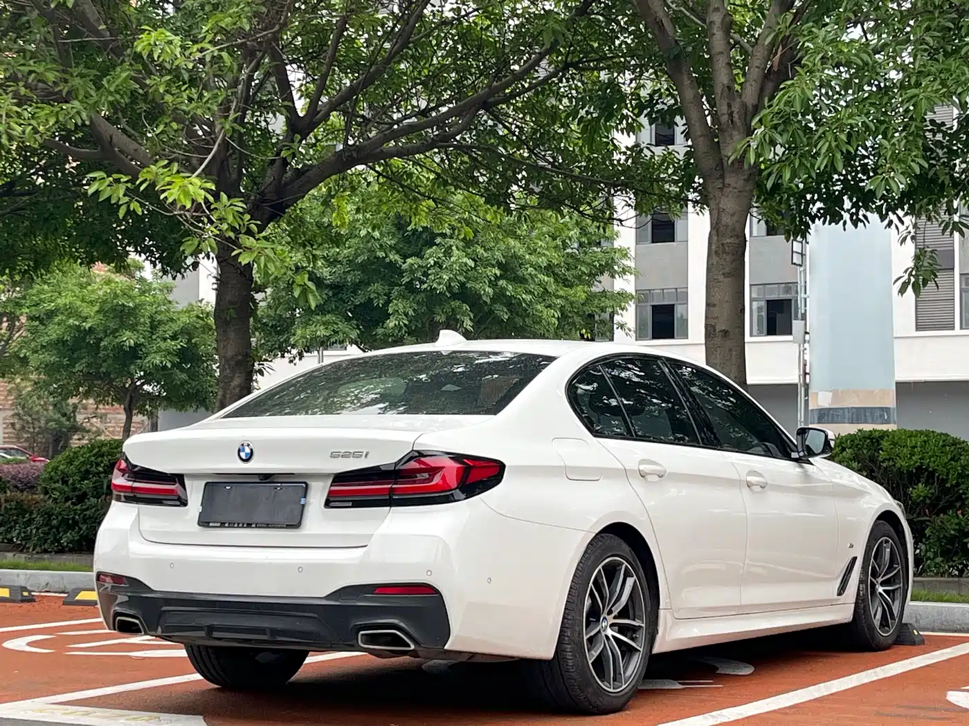 BMW 5 Series (Import) 2021 525i M Sport Package фото 9