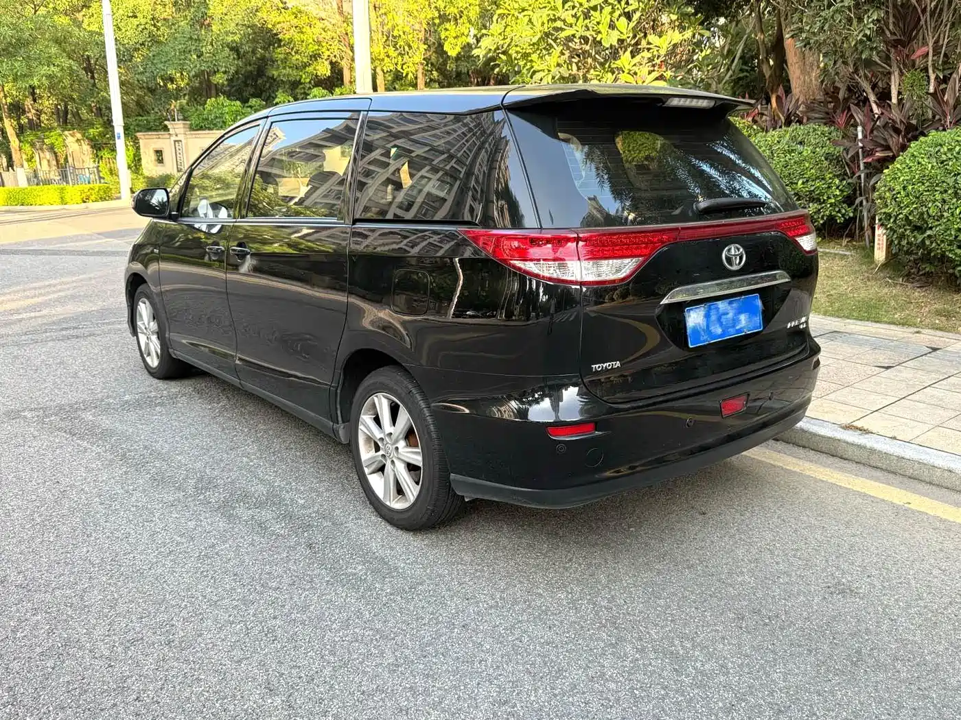 Toyota Previa 2012 2.4L 7-Seater Luxury Edition фото 4
