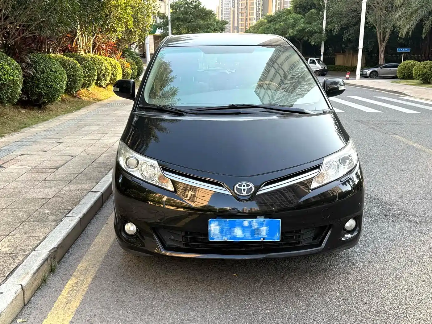 Toyota Previa 2012 2.4L 7-Seater Luxury Edition фото 3